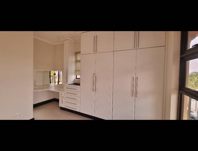 5 BEDROOM HOUSE FOR SALE IN UMHLANGA RIDGE